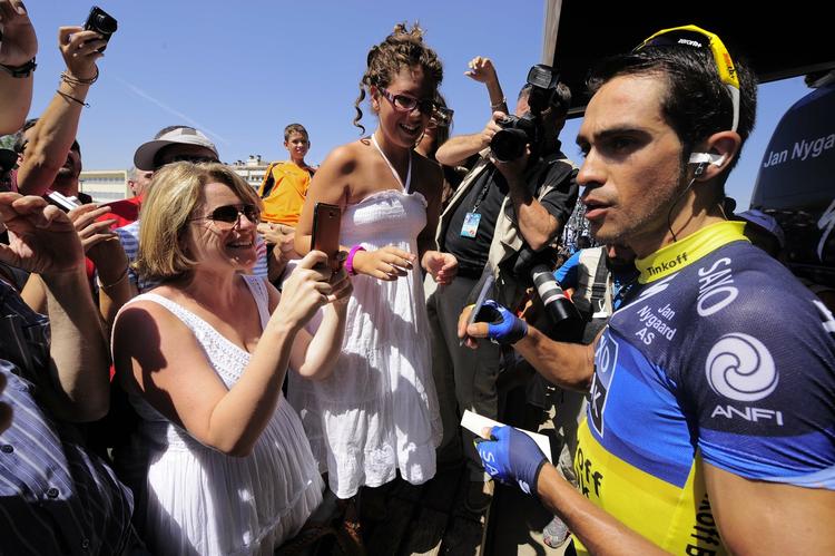 afslappet. Alberto Contador (th) sammenligner afviklingen af etaperne i Dauphiné med tiden som juniorrytter. 