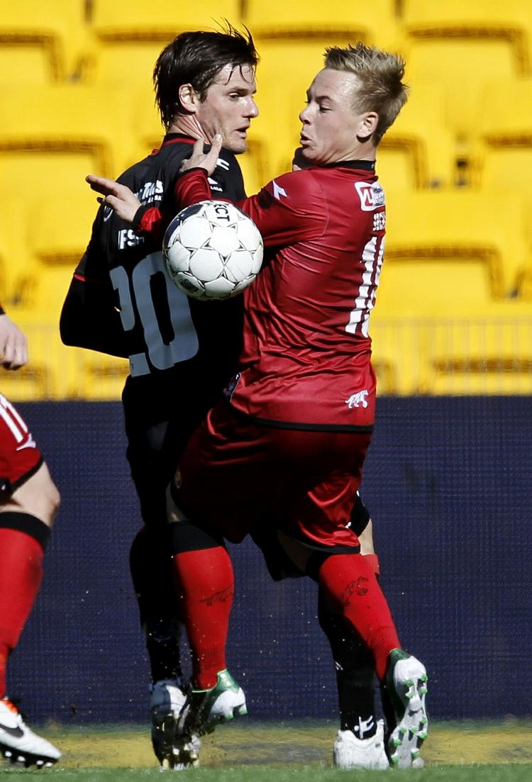 3-1. FC Nordsjællands Uffe Bech (th) var en af banens bedste i kampen mod FC Midtjylland. 