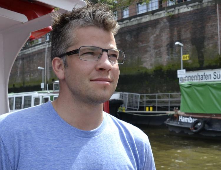 Uforberedt. Jonas Brandt havde ikke talt med sin far om hans begravelse, inden han døde. (privatfoto) 