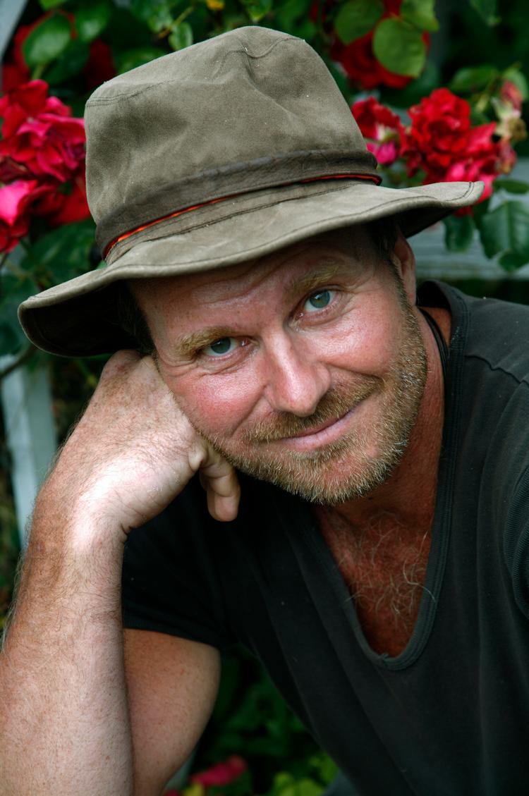 stærkt. Lasse Spang Olsen medbringer altid gaffatape på sine rejser. 