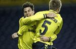 FORLÆNGET. Også i de kommende to sæsoner skal Martin Albrehctsen spille sammen med Dario Dumic. 