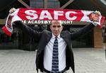 fascist. Den nye Sunderland-manager Paolo Di Canio måtte i dag forklare sine tidligere politiske udmeldinger over for 'Nelson Mandela Foundation', som har samarbejdet med Sunderland. 