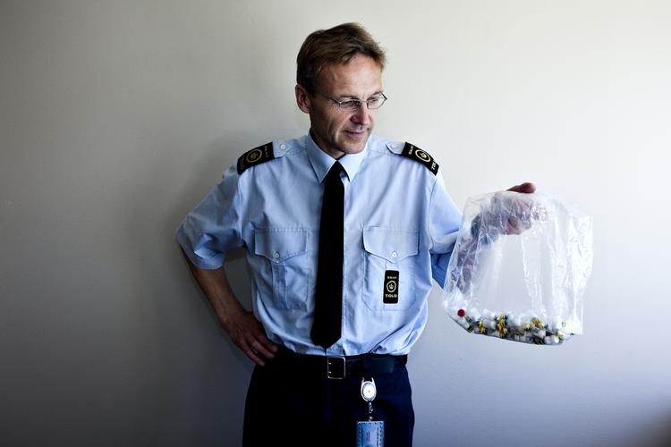 Steroider. En pose væksthormon beslaglagt i en forsendelse på Det Internationale Postkontor i Kastrup. 