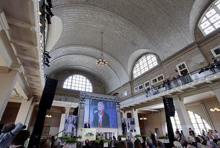 genopføres. Ellis Island (her på et arkivfoto) er også under renovering og åbner næppe i 2013. 
