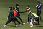 AFTALE. Uanset hvad portugiserne Cristiano Ronaldo og Fabio Coentrao har indgået aftale om under Real Madrids træning forud for aftenens kamp, så er de særligt propligtede i aften, eftersom Læsernes Tipsklub har satset på minimum to scoringer mod Galatasaray. 