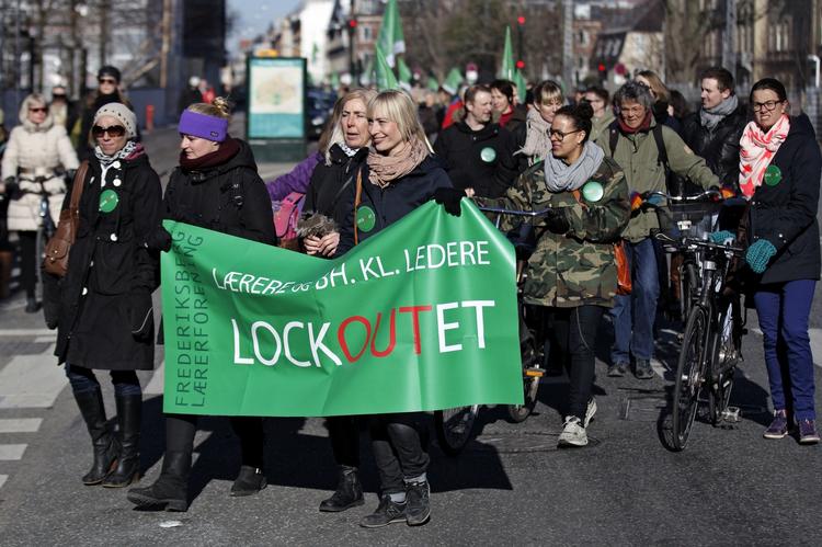 Eneforsørgere. Singleforældre er særligt hårdt ramt af den verserende lærerlockout. 