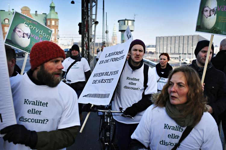 LOCKOUT. Regeringen burde være kommet lærerne i møde under konflikten og lempet på deres bureaukratiske arbejdsgang. 