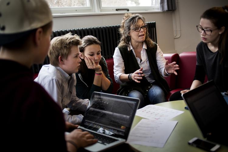 Undervisning. Folkeskolelærer Lotte Garth fra Skovgårdsskolen i Gentofte er indstillet til Politikens undervisningpris. 