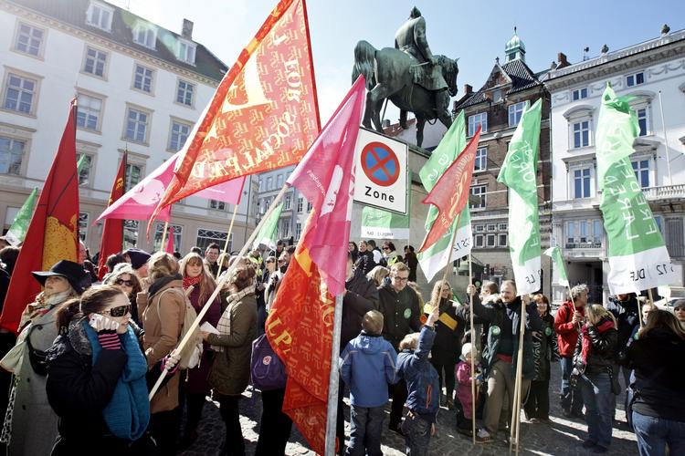 Demo. Lærerne fra Frederiksberg demonstrerer foran Arbejdsretten på Sct. Annæplads til fordel for pædagogerne. 