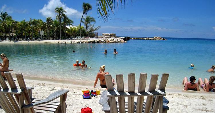 ABC-ØERNE. De tre øer Aruba, Curacao og Bonaire er alle smukke og indbydende, men hvilken øgruppe tilhører de? (Arkivfoto) 