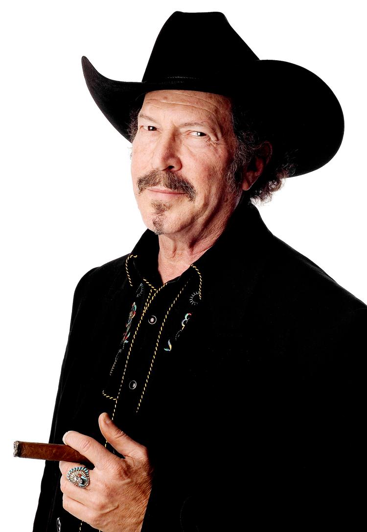 Personlighed. Kinky Friedman, der spiller på Loppen næste mandag, er en humoristisk, chauvinistisk og afvæbnende ener. 