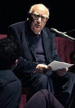 bestseller. 88-årige italiener Andrea Camilleri kan stadig servere en veltilberedt krimi. 