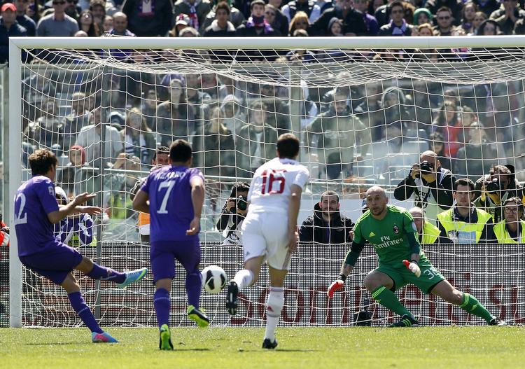 1-2. To straffespark skaffede Fiorentina point mod AC Milan. Adem Ljajic scorede på det første. 