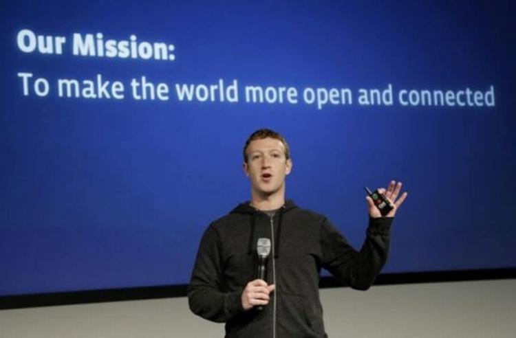 PRIVATLIV. Knapt havde Mark Zuckerberg præsenteret Facebook Home, før kritikere blev bekymrede over den nye mobil-softwares indsigt i vores privatliv. Men Facebook aflyser panikken. (Foto: Jeff Chiu/AP Photo) 