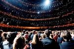TEATER. Årets Reumert er opkaldt efter skuespilleren Poul Reumert og er hvert år siden 1998 uddelt en søndag i løbet af foråret. I år er det den 5. maj i Operaen. 