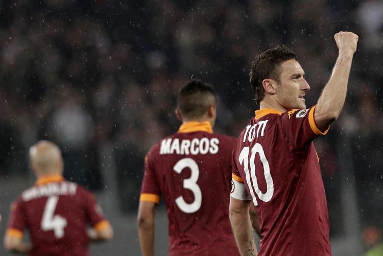 Favorit. Totti og resten af Romaholdet har favoritværdigheden mod Lazio i aften. 