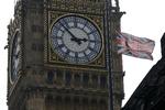 SORG. Union Jack er gået på halv stang ved Big Ben i London i anledning af Margaret Thatchers død. 