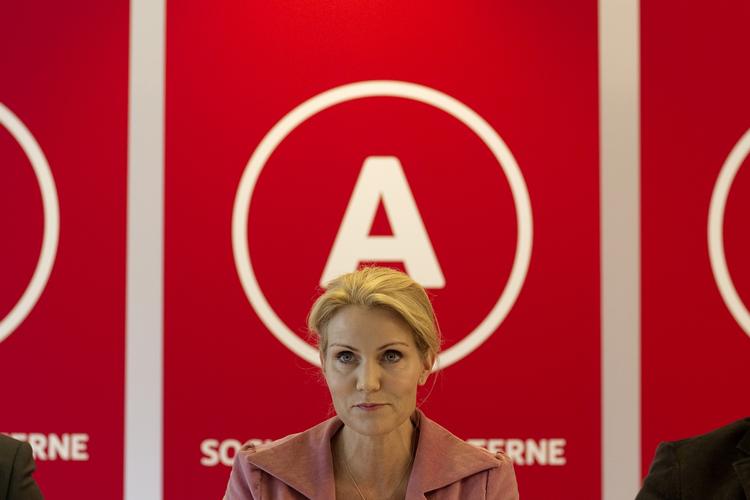 Krise. Ledelsen lytter ikke til os, siger flere socialdemokratiske folketingsmedlemmer, der ønsker at være anonyme. 