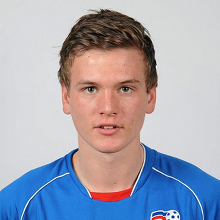 ANGRIBER. Kristjan Floki Finnbogason er en stor angriber på 190 centimeter. 