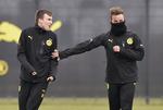 Favoritter. Mario Götze og Kevin Grosskreutz vil sætte Malaga under pres i aften. 