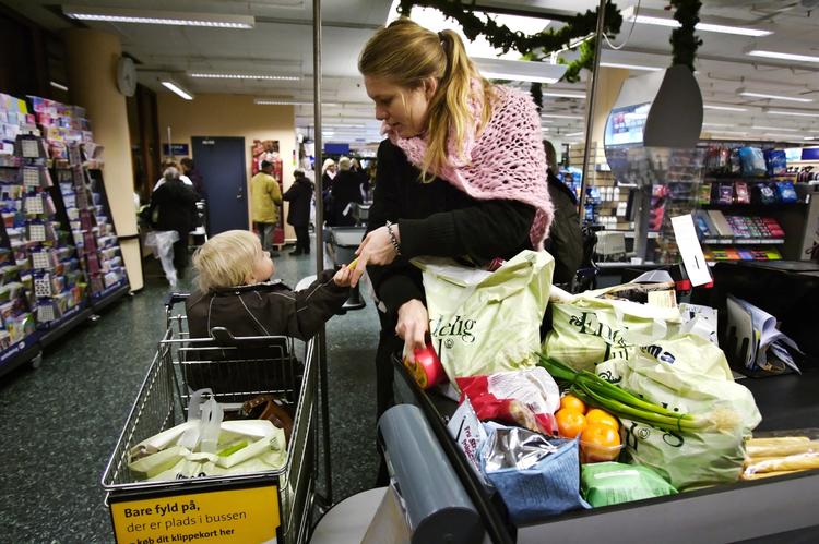 rådighedsbeløb. Den danske inflation er nu lavere end i euroområdet, hvor forbrugerpriserne steg med 1,7 procent i marts. 