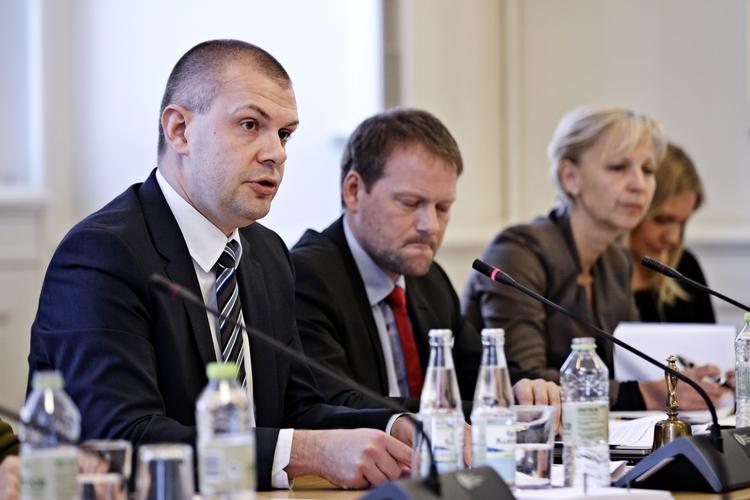 Forhandlinger. Bjarne Corydon anklager de borgerlige partier for at tænke taktisk. 