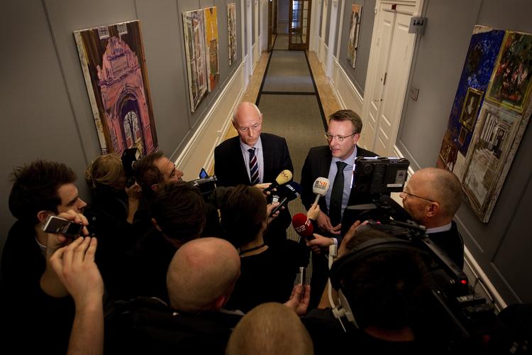 Bandekriminalitet. Både justitsminister Morten Bødskov og rigspolitichef Jens Henrik Højbjerg glæder sig over, at det såkaldte exitprogram har betydet, at 15 bandemedlemmer over de sidste to år har forladt kriminaliteten og deres bandebrødre. 