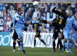 1-0. Det blev en herrefight uden det smukke spil, da den første pokalsemifinale mellem Randers og Horsens blev afviklet. 