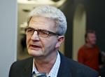 Skattely. Skatteminister Holger K. Nielsen forventer, at nye initiativer kan skæppe i statskassen. 