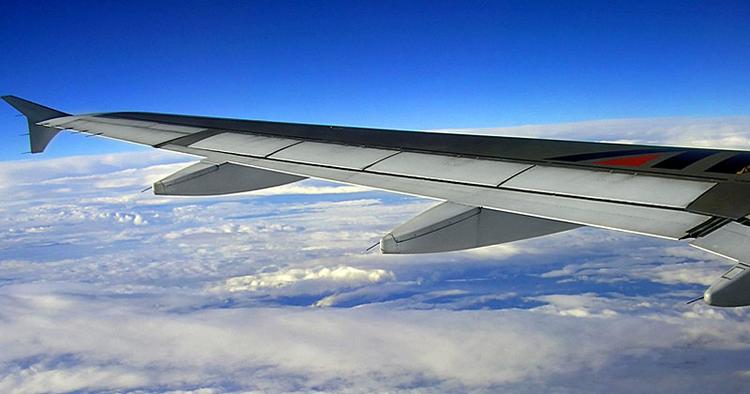 Pristung. Måske skal flypassagerer i fremtiden betale efter vægt. 