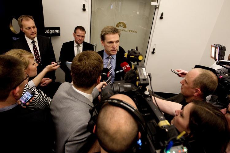 Vækstplan. Dansk Folkeparti opfordrer regeringen til at dele forhandlingerne om vækstplanen op i to forløb. 
