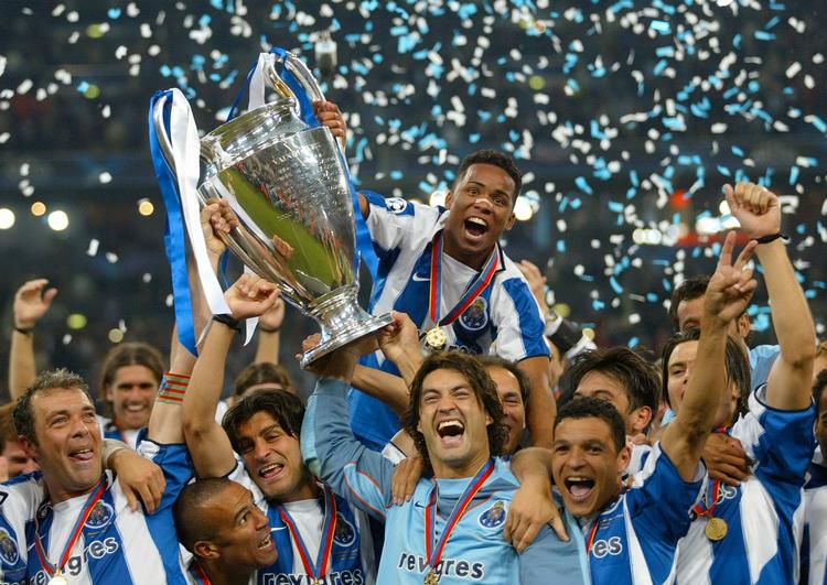 Lilleputter. Det var ganske bemærkelsesværdigt, at finalisterne i 2003/04-udgaven af Champions League hed Porto og Monaco med Porto som vinder efter en sejr på 3-0. 