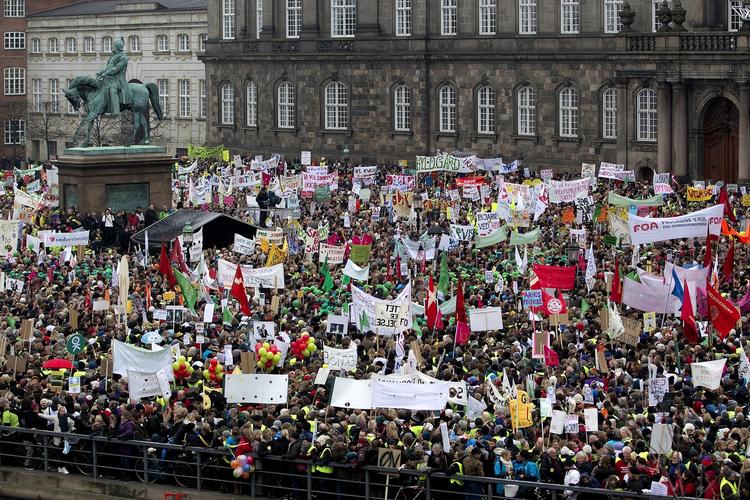 Politiet roser arrangørerne for den måde, demonstrationen blev håndteret på. 