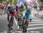 Afgørelsen. I den seje afslutning i Amstel Gold Race var Enrico Gasparotto (th.) stærkest. 