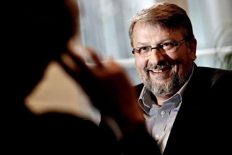 Dødsfald. Torben Bille var en af de mest anerkendte kritikere i Danmark. Han har desuden, blandt meget andet, været  chef for Polfoto og nyhedschef på Information. 