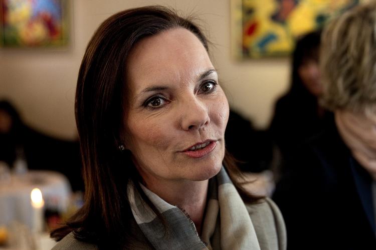 Janni Spies havde i løbet af de sidste dage afvist at udtale sig til pressen, og derfor valgte hun i dag at holde et pressemøde på en cafe i København. 