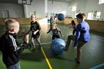 LOCKOUT. Skoleelever skal tilbage til skolebænken og have undervisning, mener organisationer. 