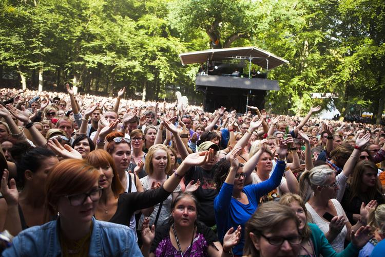 udsolgt. Det er kun endagsbilletterne til lørdag der er meldt udsolgt. Partoutbilletter og billetter til de øvrige dage er stadigvæk til salg. 