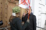tal-krig. KL og Danmarks Lærerforening slås om, hvem der har trykket rigtigt på regnemaskinen. Et forslag fra Danmarks Læreforening om to minutters forberedelsestid per elev sætter sindene i kog. 