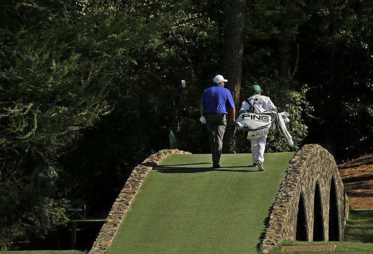 OPTUR. Det gik noget op og ned for Angel Cabrera, men efter to birdies på de sidste tre huller er argentineren på en delt førsteplads. 