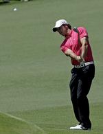 NEDTUR. På ti huller skiftede Rory McIlroys score fra 3 under til 5 over par på tredje runde. 