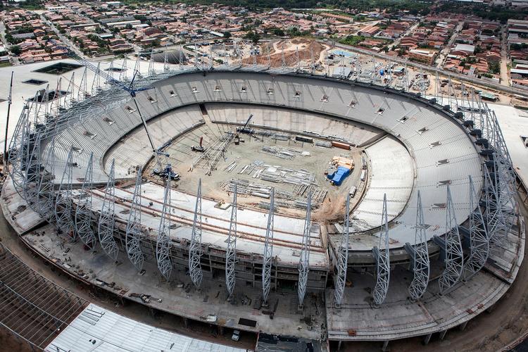 skuddrab. Arena Castelao i Forteleza i det nordlige Brasilien er netop blevet færdigbygget og fik sin kampdebut søndag. 