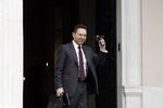 TILFREDS. Grækenlands finansminister Yannis Stournaras er endelig lykkedes med at få forhandlet en aftale om nye udbetalinger fra EU på plads. 