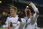Mål. Vetokele (i midten) og Cornelius (t.v.) var med til at vend ekampen til FCK's fordel efter pausen, hvor københavnerne brugte deres fysik på fornem facon. 