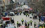 EKSPLOSION. Mange blev såret, da der opstod to eksplosioner ved målstregen i det 117. Boston Marathon. 