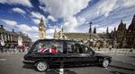 Ceremoni. Mere end 700 militærfolk vil tage opstilling på dele af ruten, når Margaret Thatcher i dag køres i procession gennem byen. 
