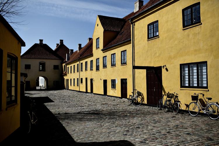 Renoveret. På ydersiden står Bryggergården smukt renoveret, men indvendig er den rå og sine steder forfalden. Det hindrer dog ikke kreative kræfter fra at rykke ind. 