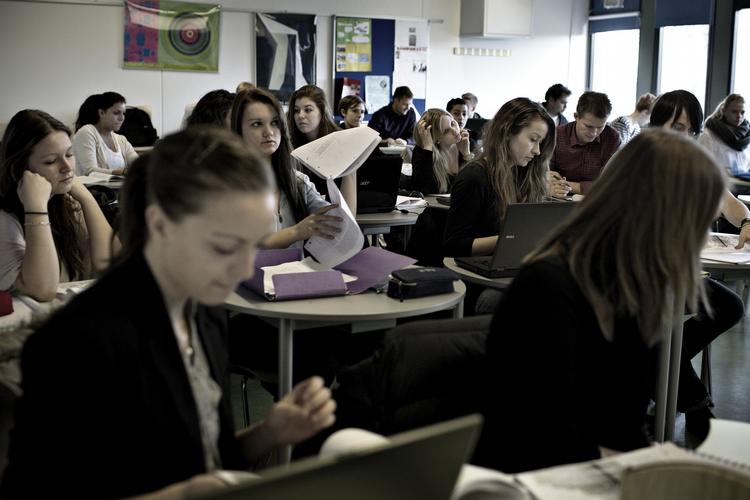 voksenuddannelse. Voksne og unge på AMU-uddannelser er hårdt ramt af lærer-lockouten. Får de ikke deres kursus, så kan de ryge ud i arbejdsløshed. (arkiv) 