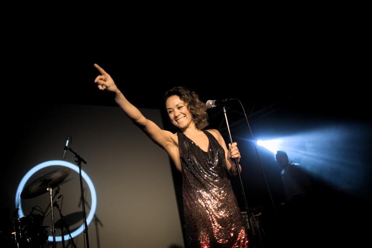 Åben. Komponist og sangerinde Camille Jones er en af de danskere, som ser yderst positivt på mulighederne, som streamingtjenester og internettet generelt har givet mindre etablerede musikere. 