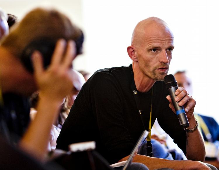 kontrol. Der er afsat 2 mio. kr. til rapporteringsarbejdet fra panelet, hvor bl.a. Journalistforbundets Lars Werge har fået plads. 